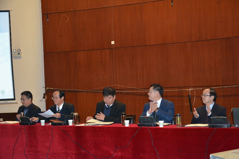 真抓实干  追赶超越 ——学校召开行政扩大会和全体教职工大会部署新学期工作