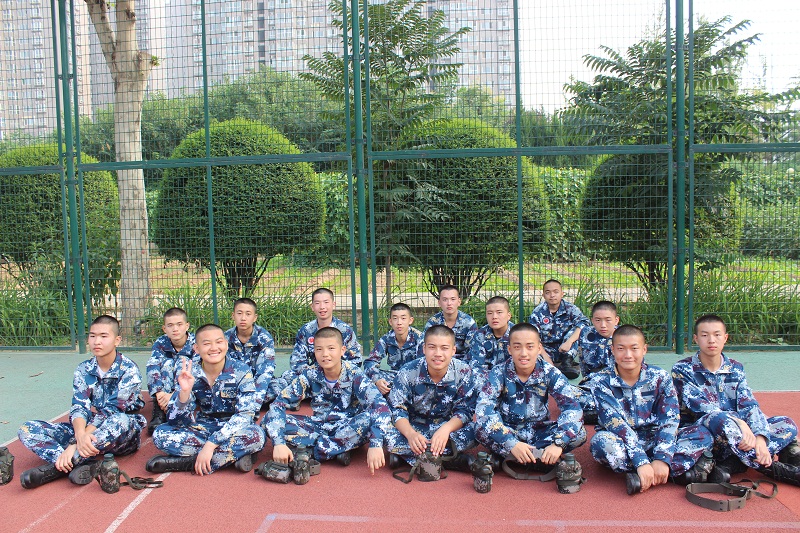 西中青少年航空班新学员军训剪影