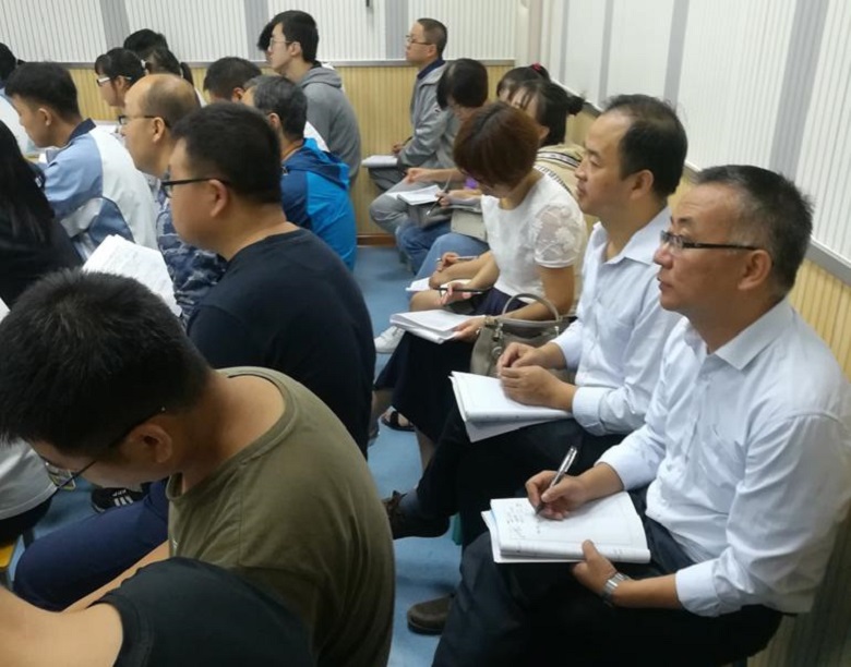 工作室简报第70期:刘小刚老师主持召开金台区2019届高三物理复课研讨